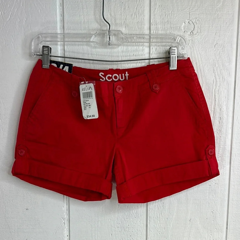 Deliaās Womenās/Juniors Scout Size 3/4 Cherry Red 4ā inseam 4-pocket Shorts NWT